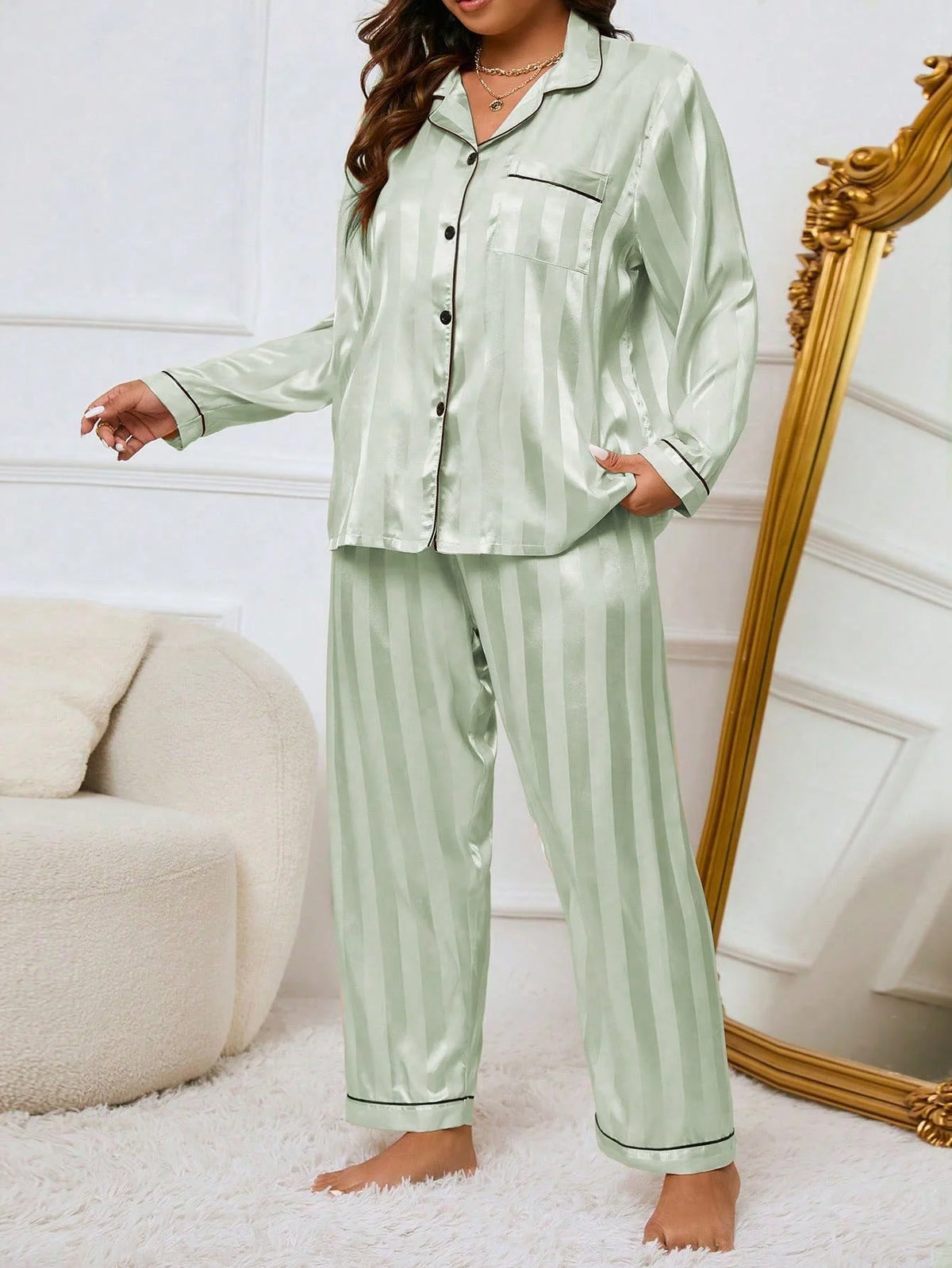 Pijama Plus Size Elegante Listrado Manga Comprida e Calça