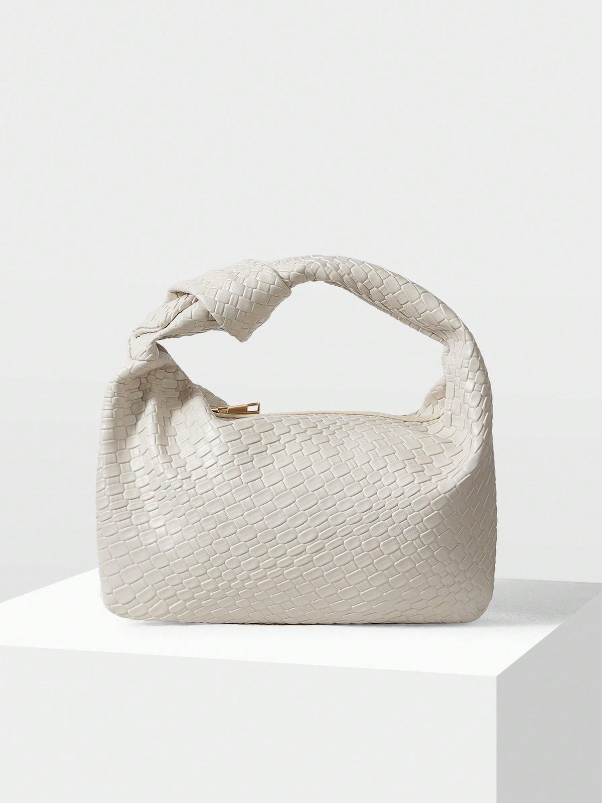 Bolsa de Mão Média Meia Lua Feminina com Relevo Minimalista