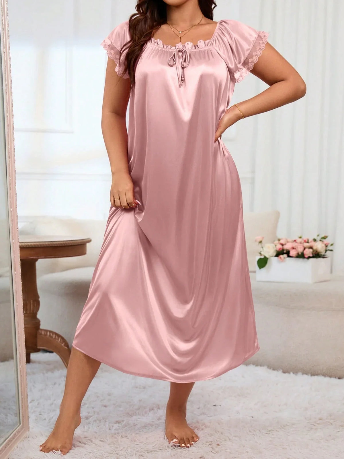 Camisola Plus Size Longa de Cetim com Manga Curta