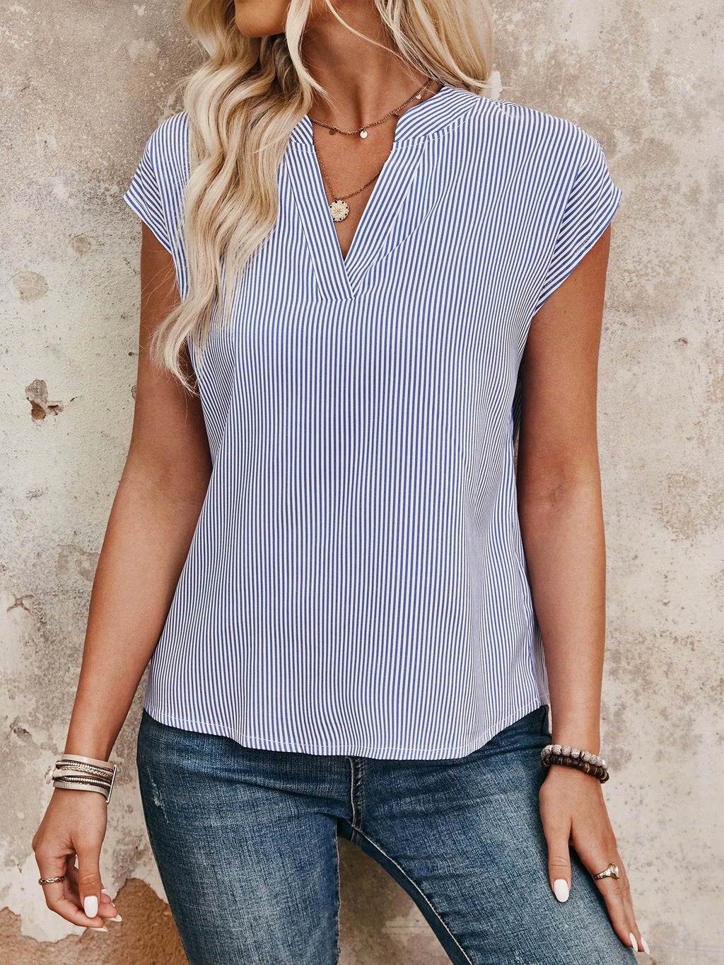 Blusa Listrada Manga Curta Feminina Decote V