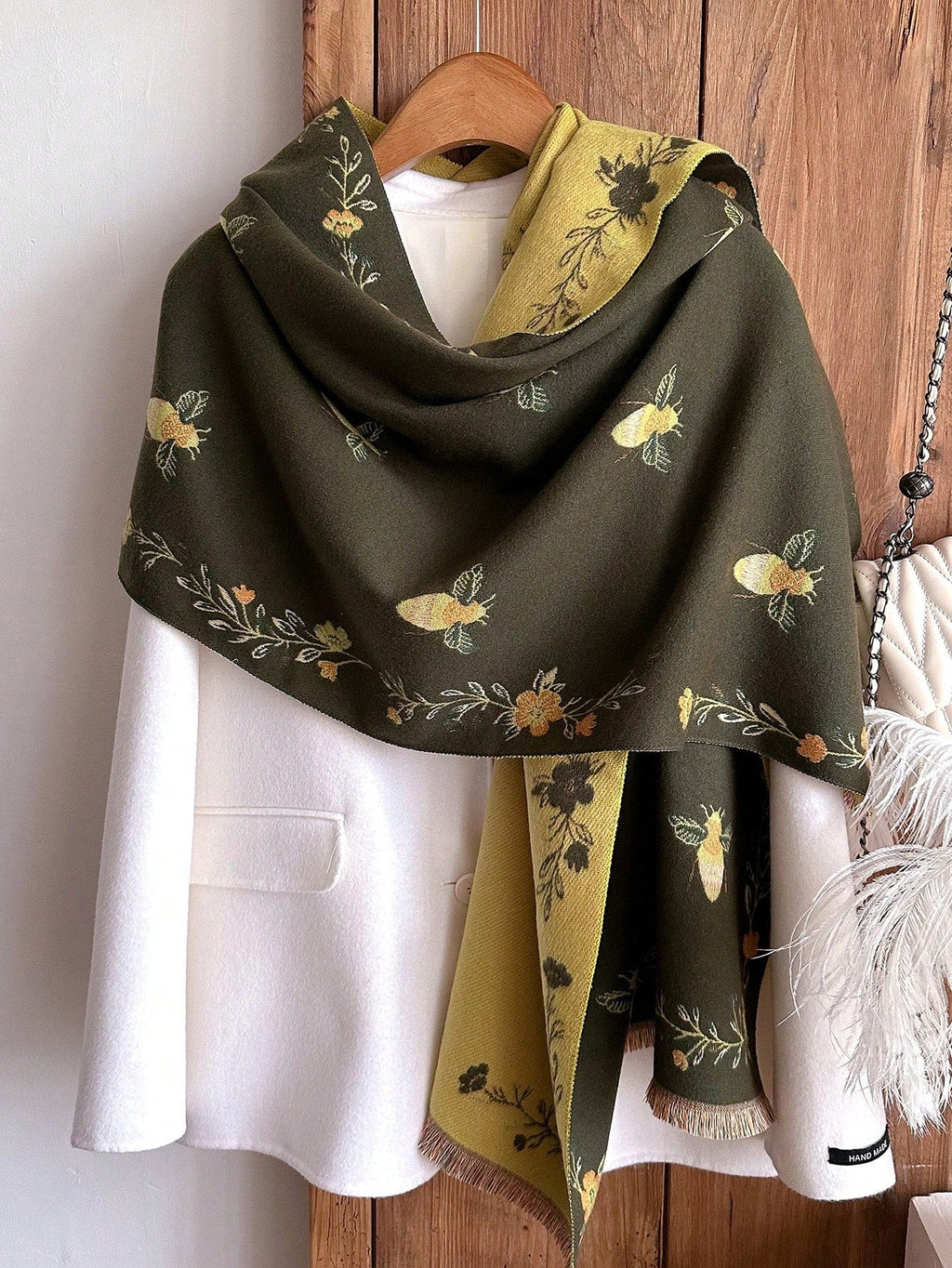 Cachecol Feminino Elegante Estampa Abelha
