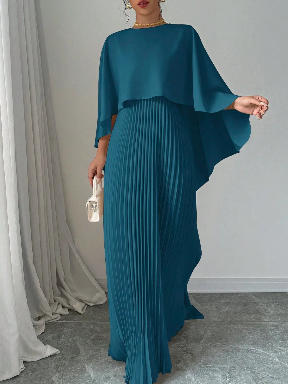 Vestido Longo Elegante com Saia Plissada