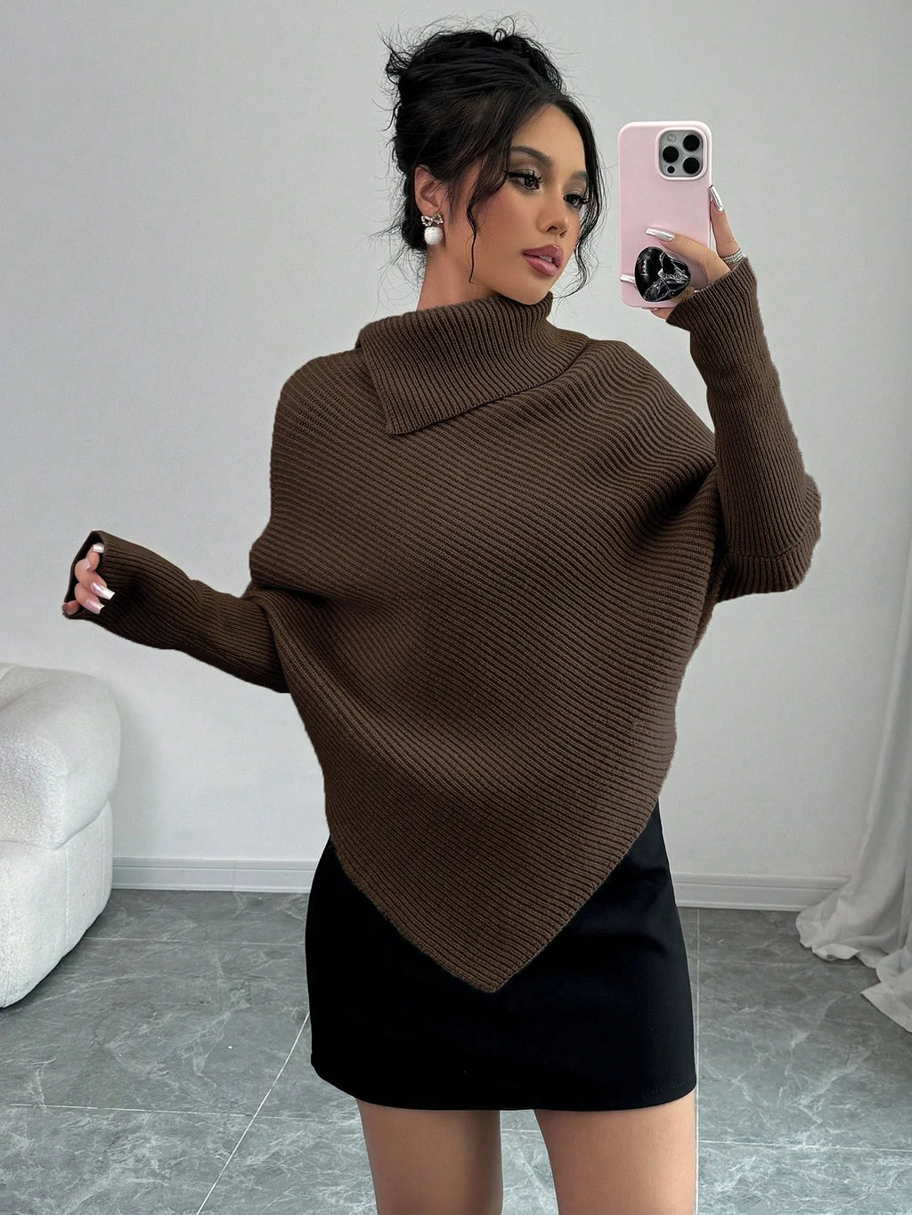 Poncho Feminino Assimétrico de Tricô