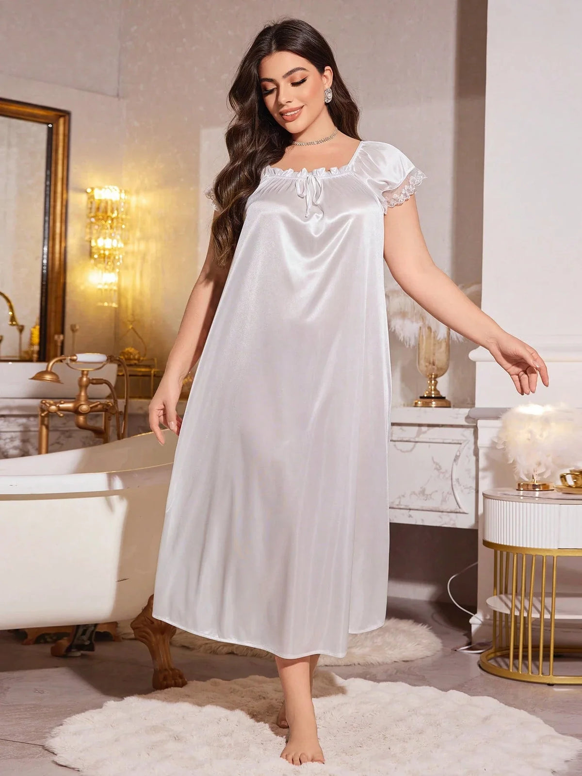 Camisola Plus Size Longa de Cetim com Manga Curta