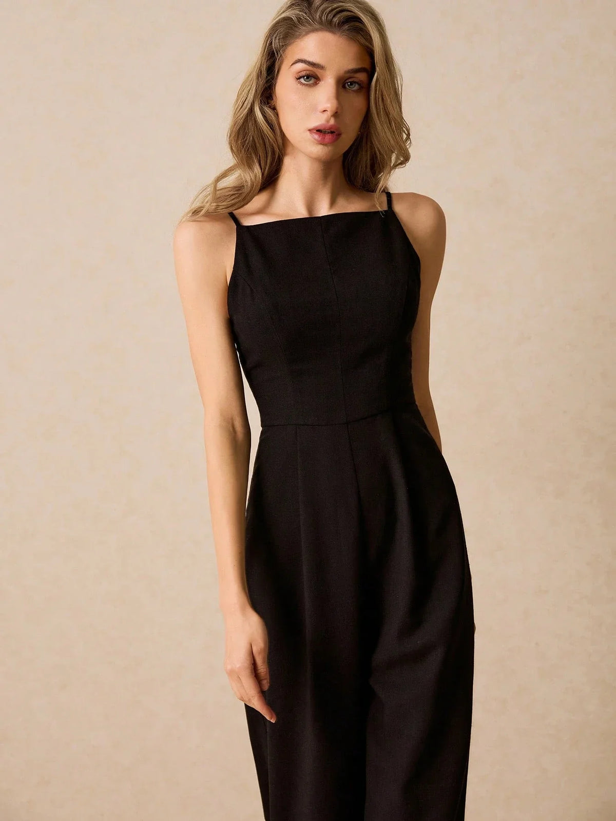 Macacão Feminino Elegante sem Mangas Franzido