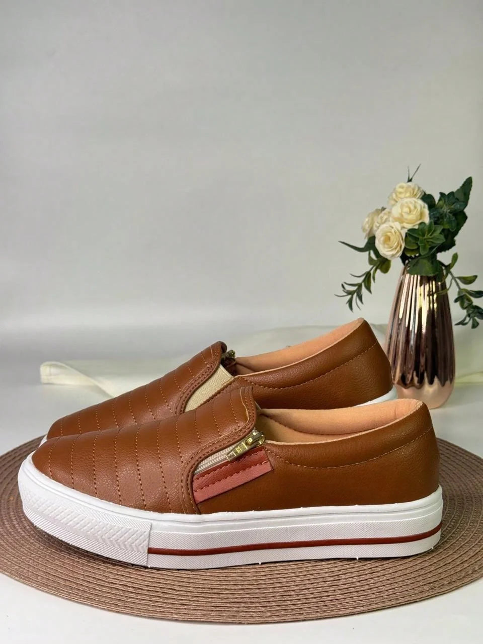Tênis Feminino sem Cadarço Slip On Confortável com Zíper