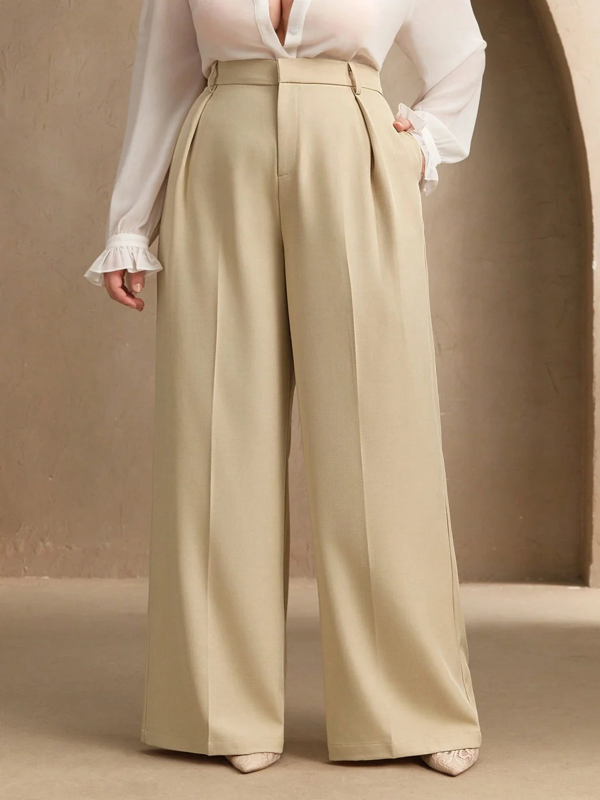 Calça Feminina Wide Leg de Alfaiataria Plus Size