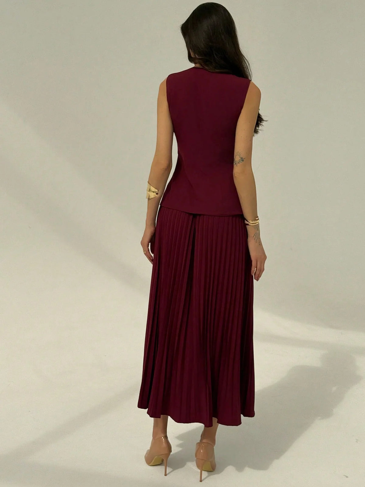 Conjunto Feminino Alfaiataria com Colete e Saia Plissada