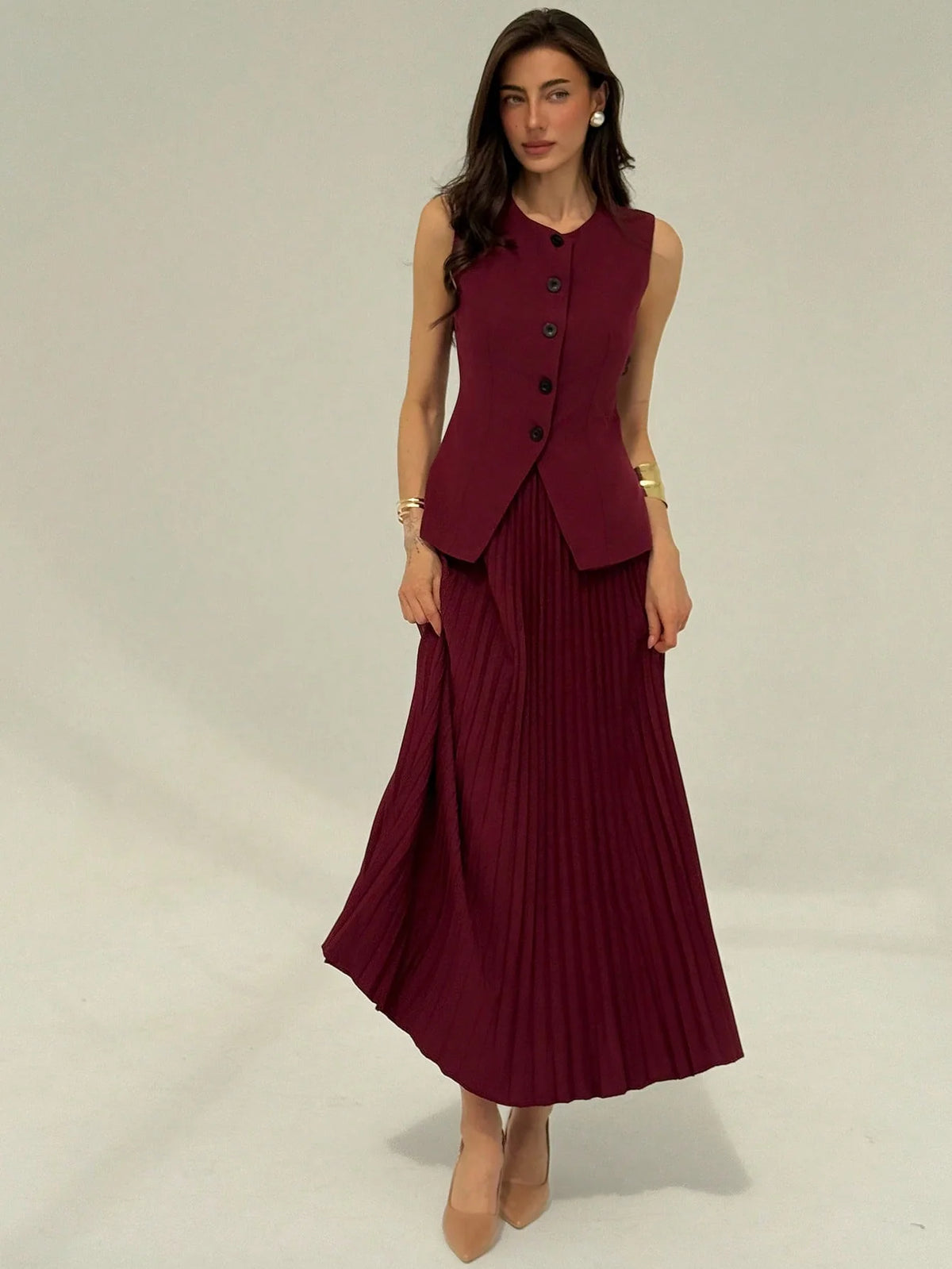 Conjunto Feminino Alfaiataria com Colete e Saia Plissada