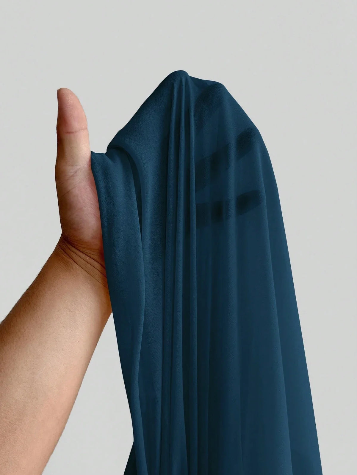 Vestido Longo Festa Convidada Plus Size Assimétrico em Chiffon com Fenda