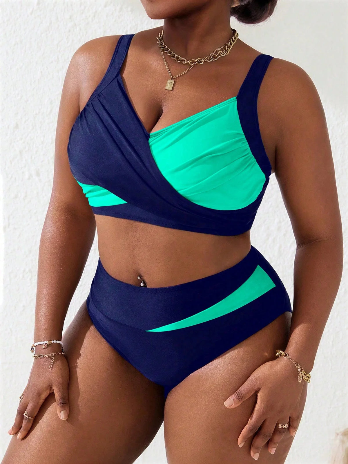 Biquíni Plus Size com Bojo Define Barriga Duas Cores