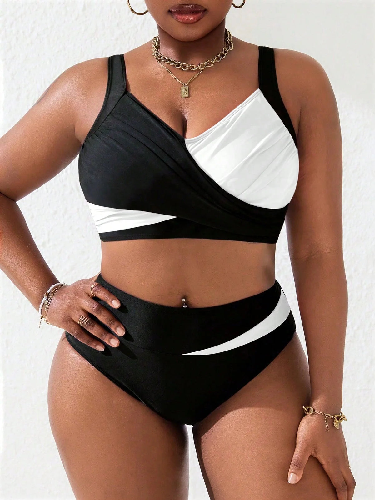 Biquíni Plus Size com Bojo Define Barriga Duas Cores