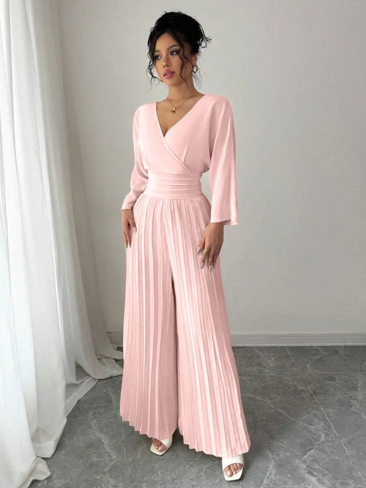 Macacão Feminino Manga Longa Pantalona Plissado Decote V
