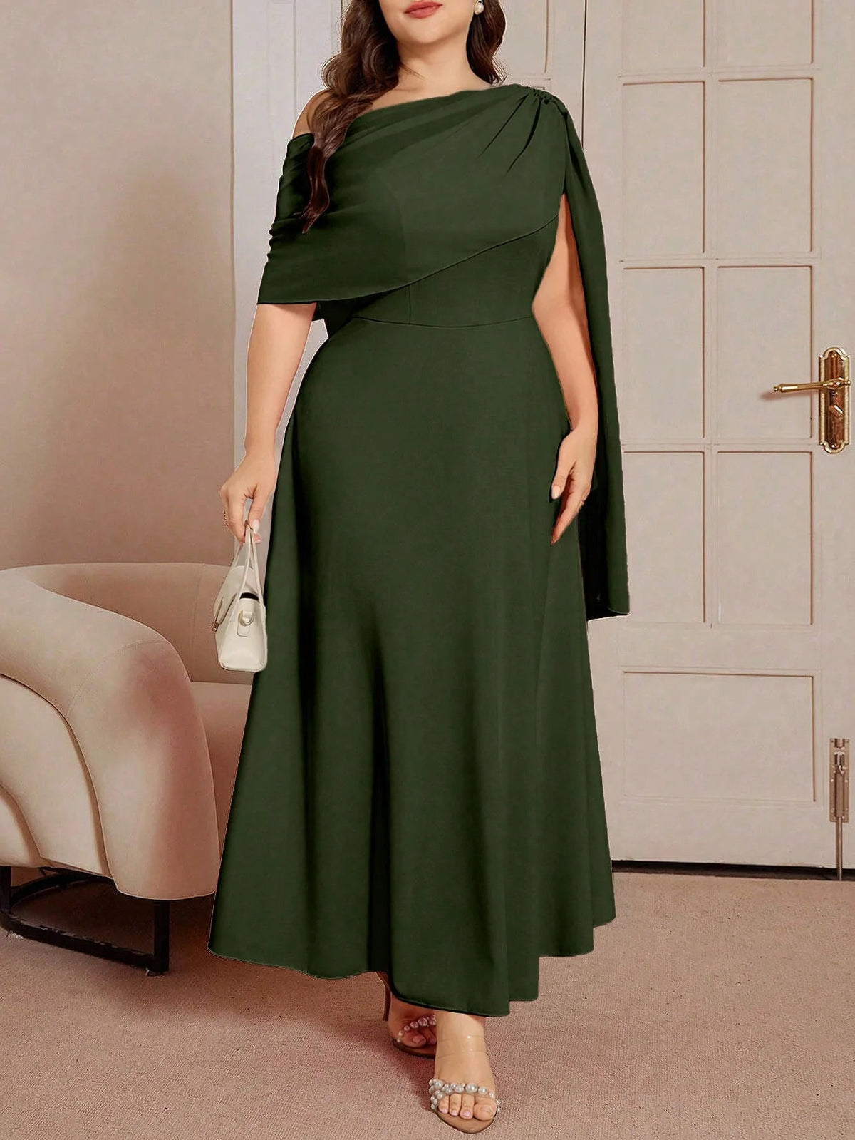 Vestido para Casamento Plus Size Longo Assimétrico