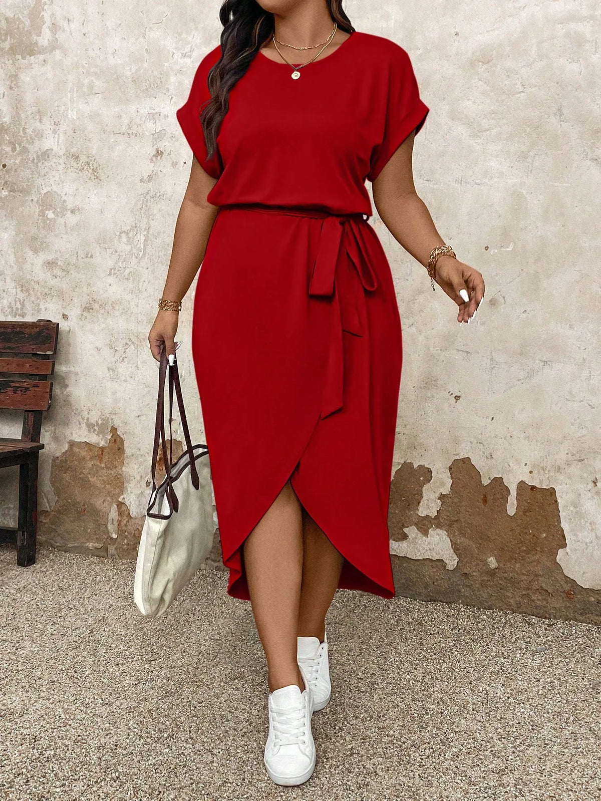 Vestido Midi Manga Curta Plus Size com Fenda