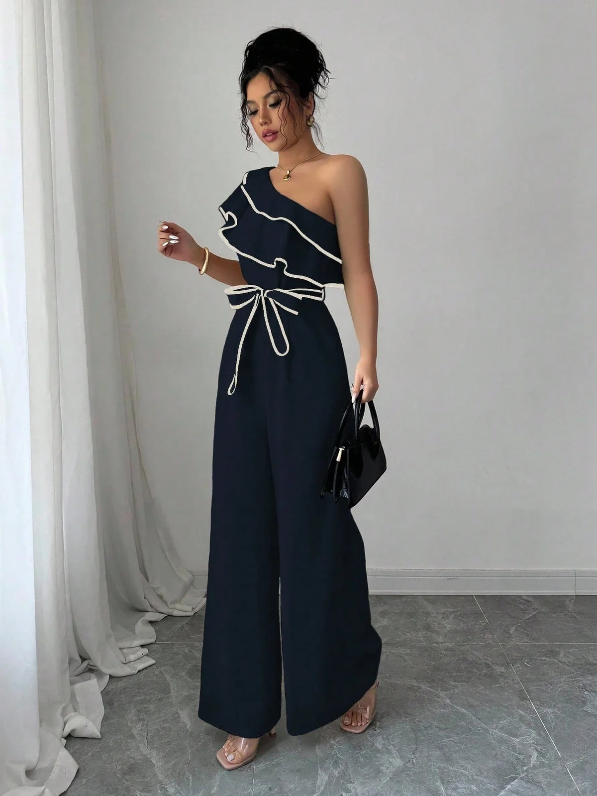 Macacão Feminino Pantalona Um Ombro Só com Babados
