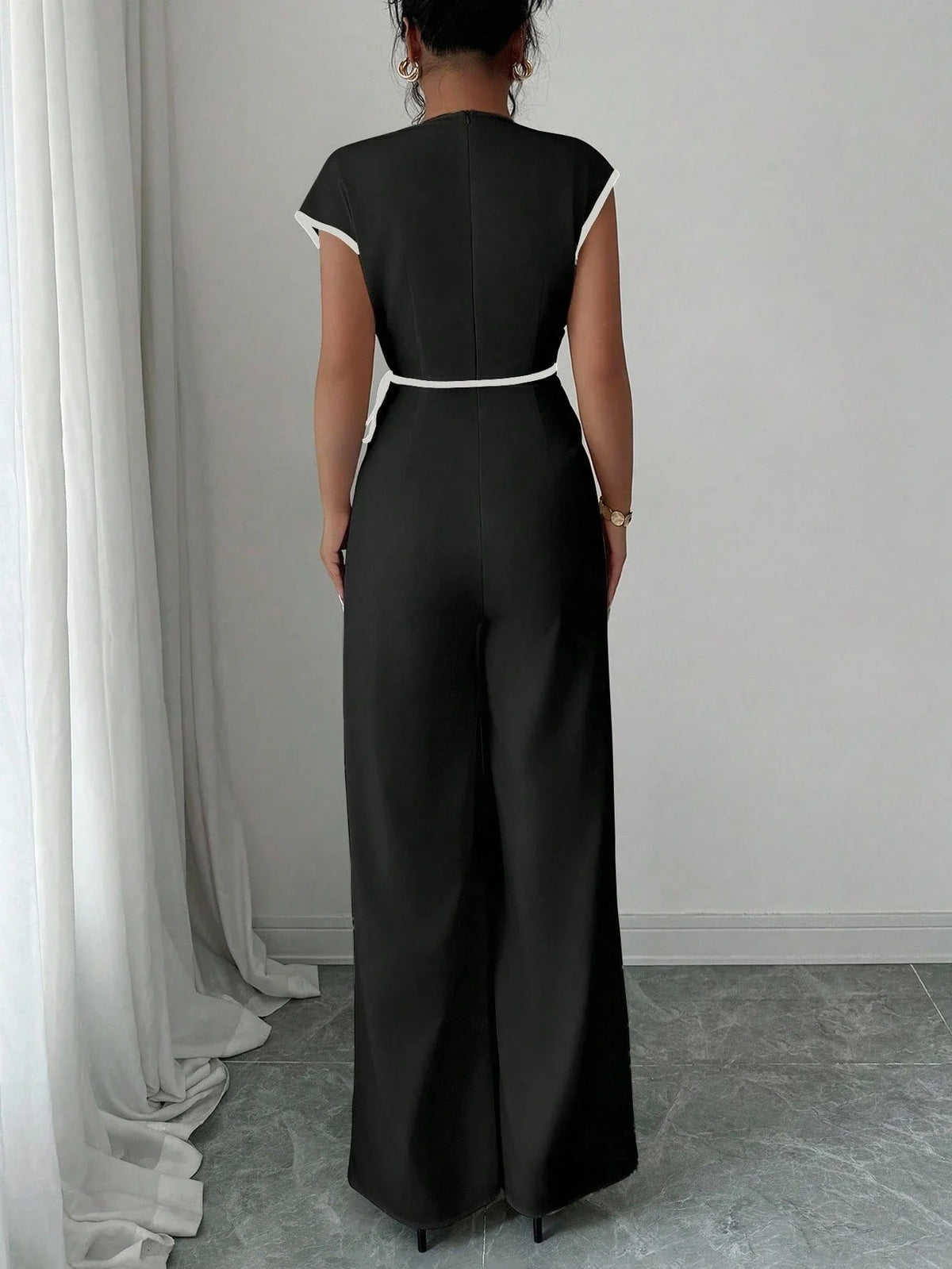 Macacão Assimétrico Elegante Feminino Manga Curta Pantalona