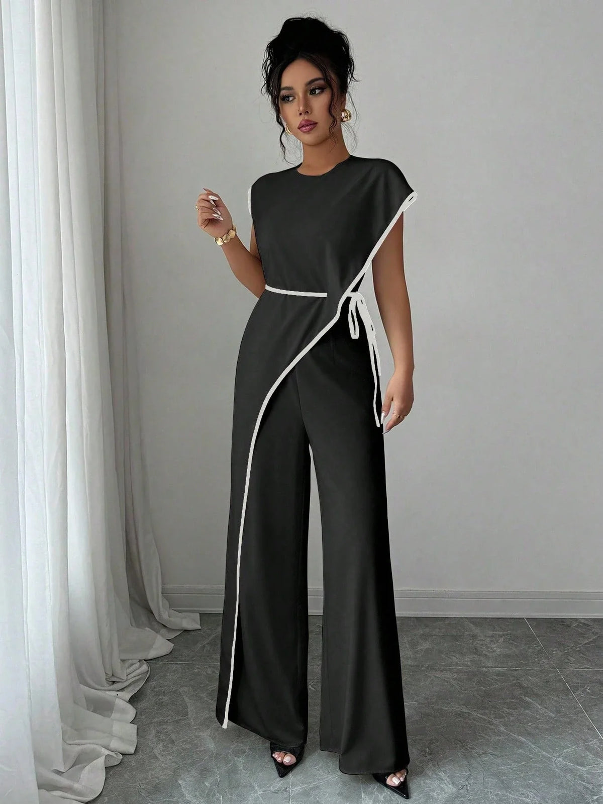 Macacão Assimétrico Elegante Feminino Manga Curta Pantalona