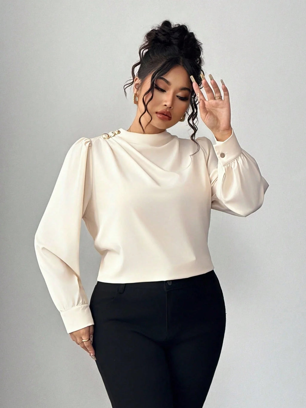 Camisa Manga Longa Feminina Plus Size com Colarinho Plissado Elegante