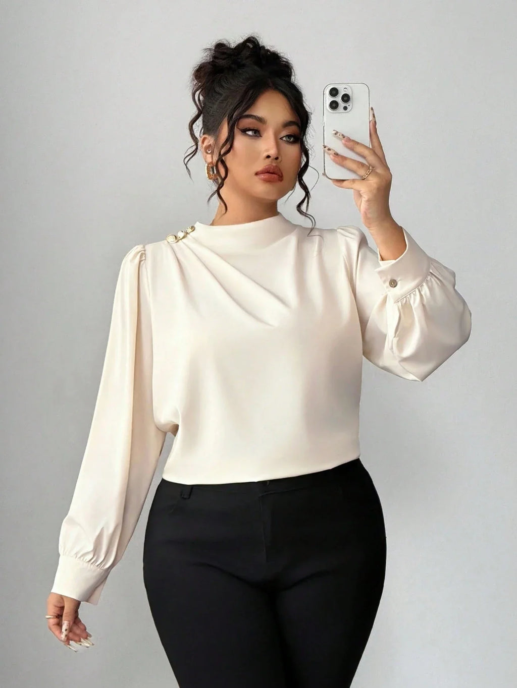 Camisa Manga Longa Feminina Plus Size com Colarinho Plissado Elegante