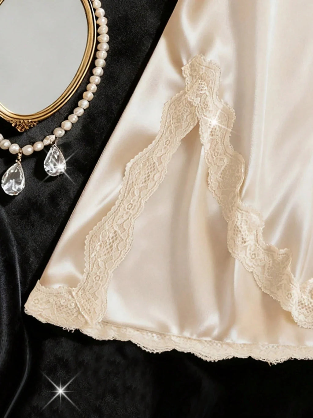 Camisola de Cetim com Renda Sensual
