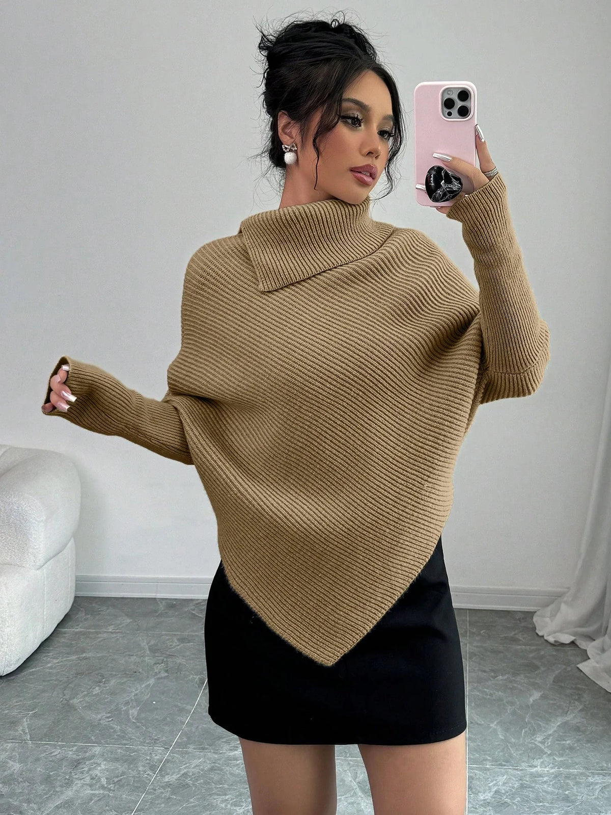 Poncho Feminino Assimétrico de Tricô