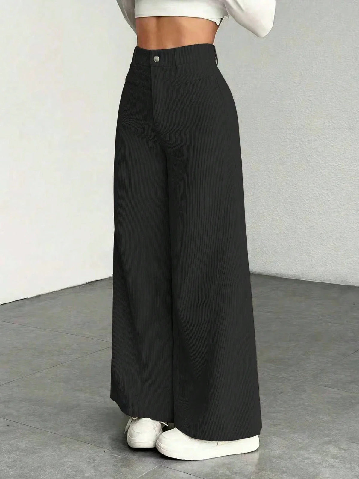 Calça de Veludo Wide Leg Feminina com Botão