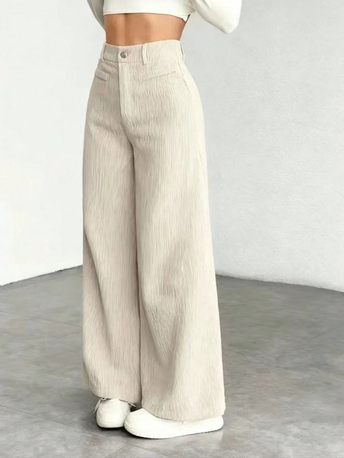 Calça de Veludo Wide Leg Feminina com Botão