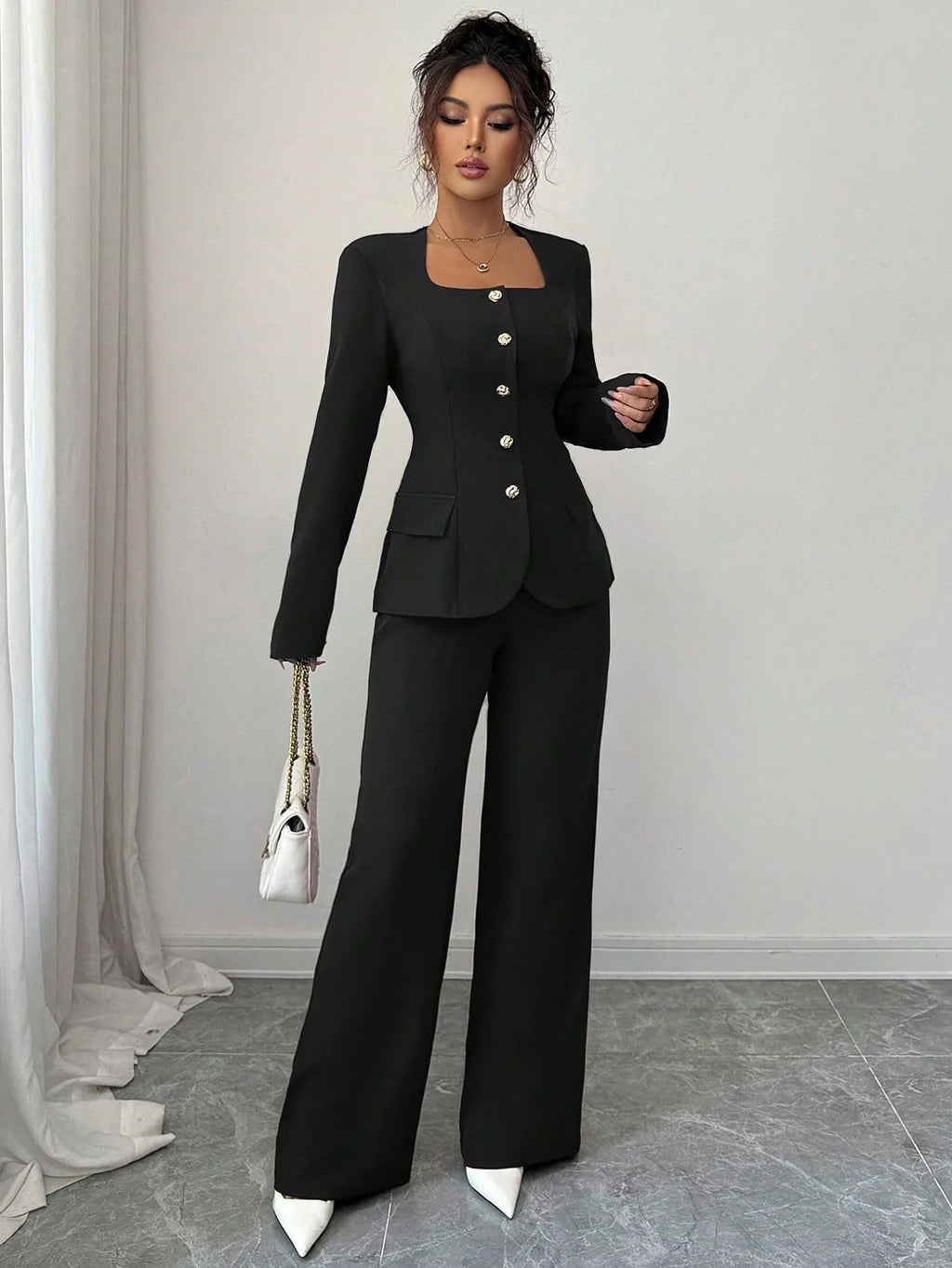 Conjunto Feminino Alfaiataria com Blazer Acinturado e Calça Pantalona