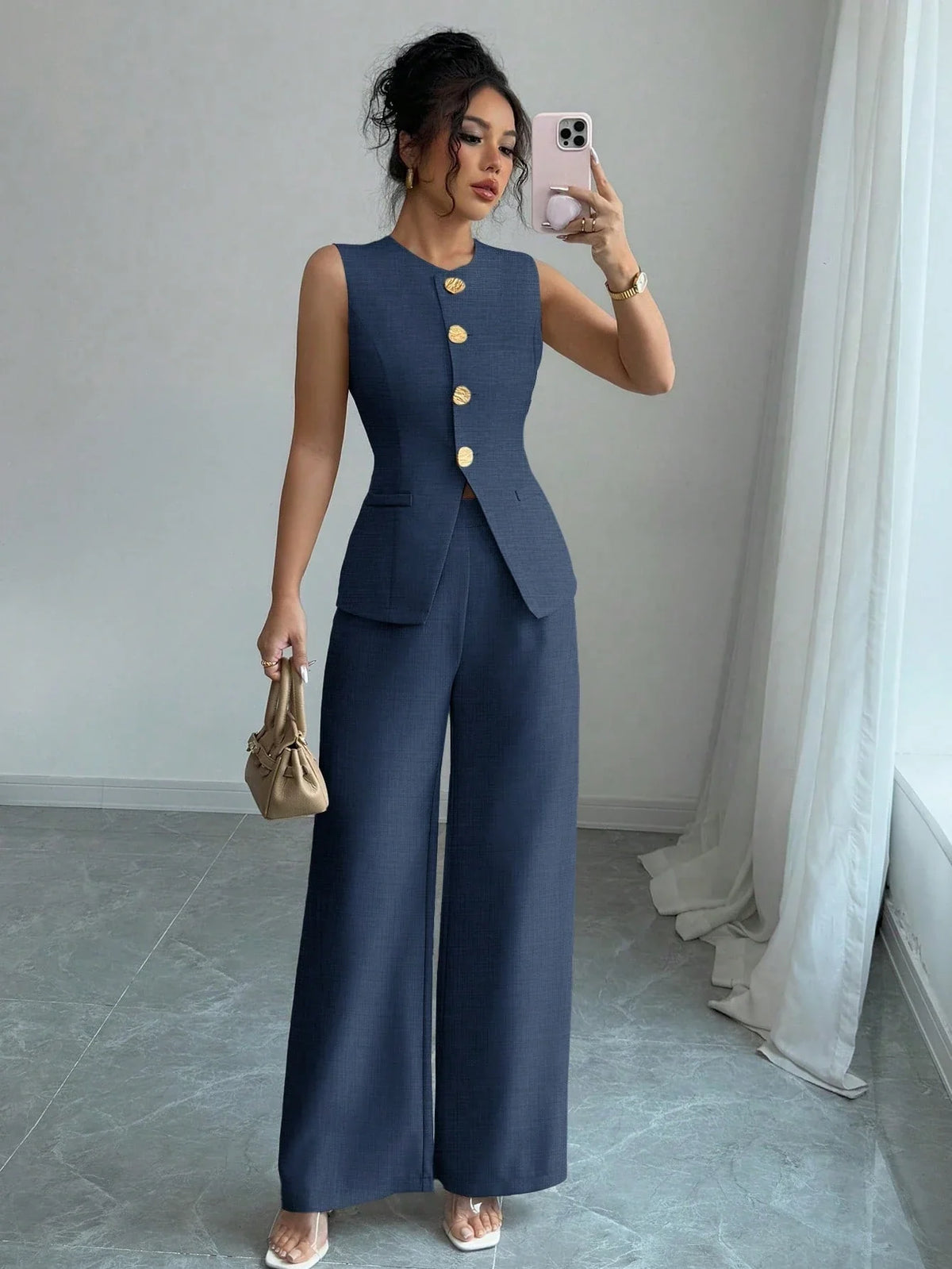 Conjunto Feminino Alfaiataria com Colete Alongado e Calça Pantalona