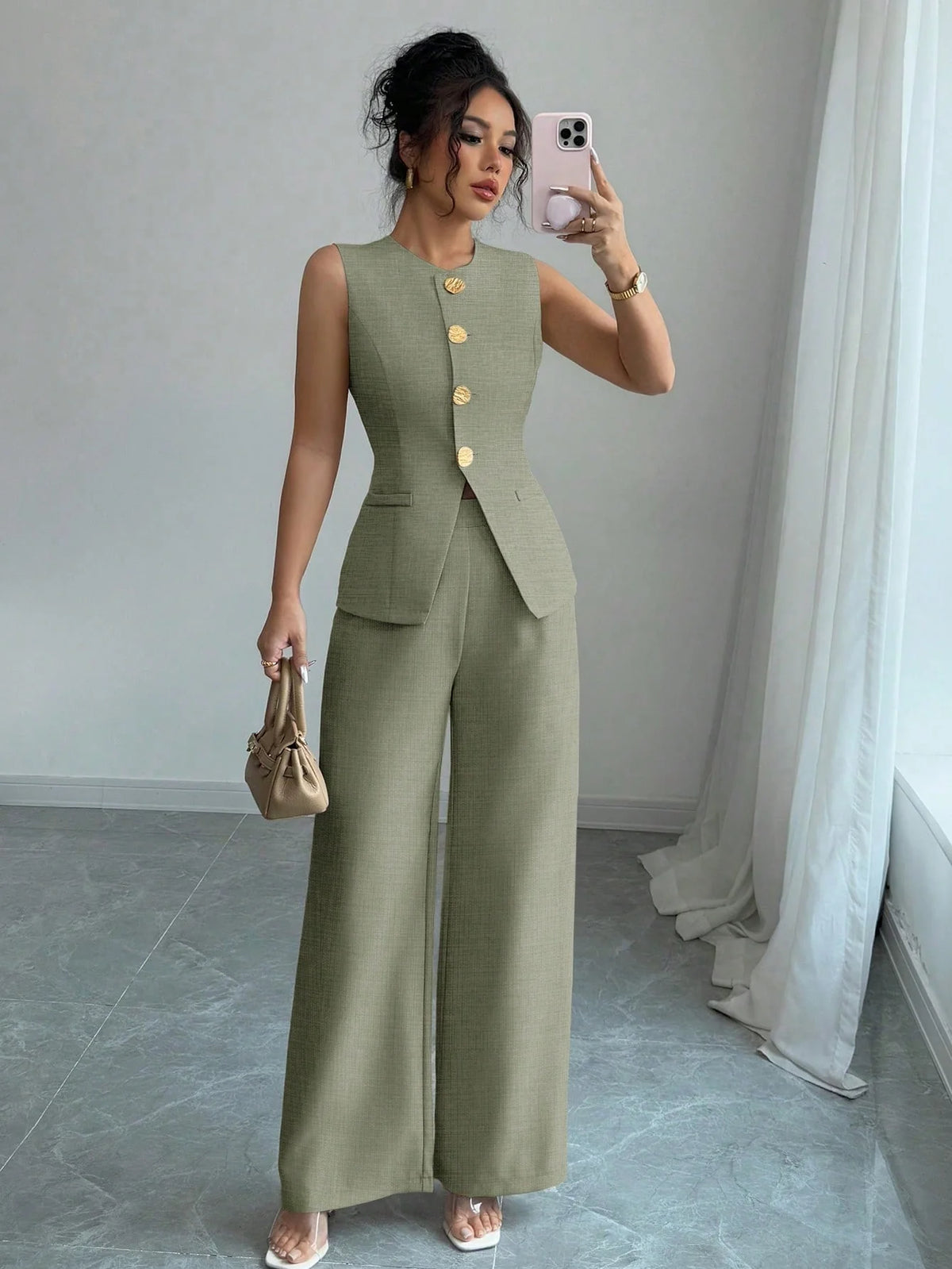 Conjunto Feminino Alfaiataria com Colete Alongado e Calça Pantalona
