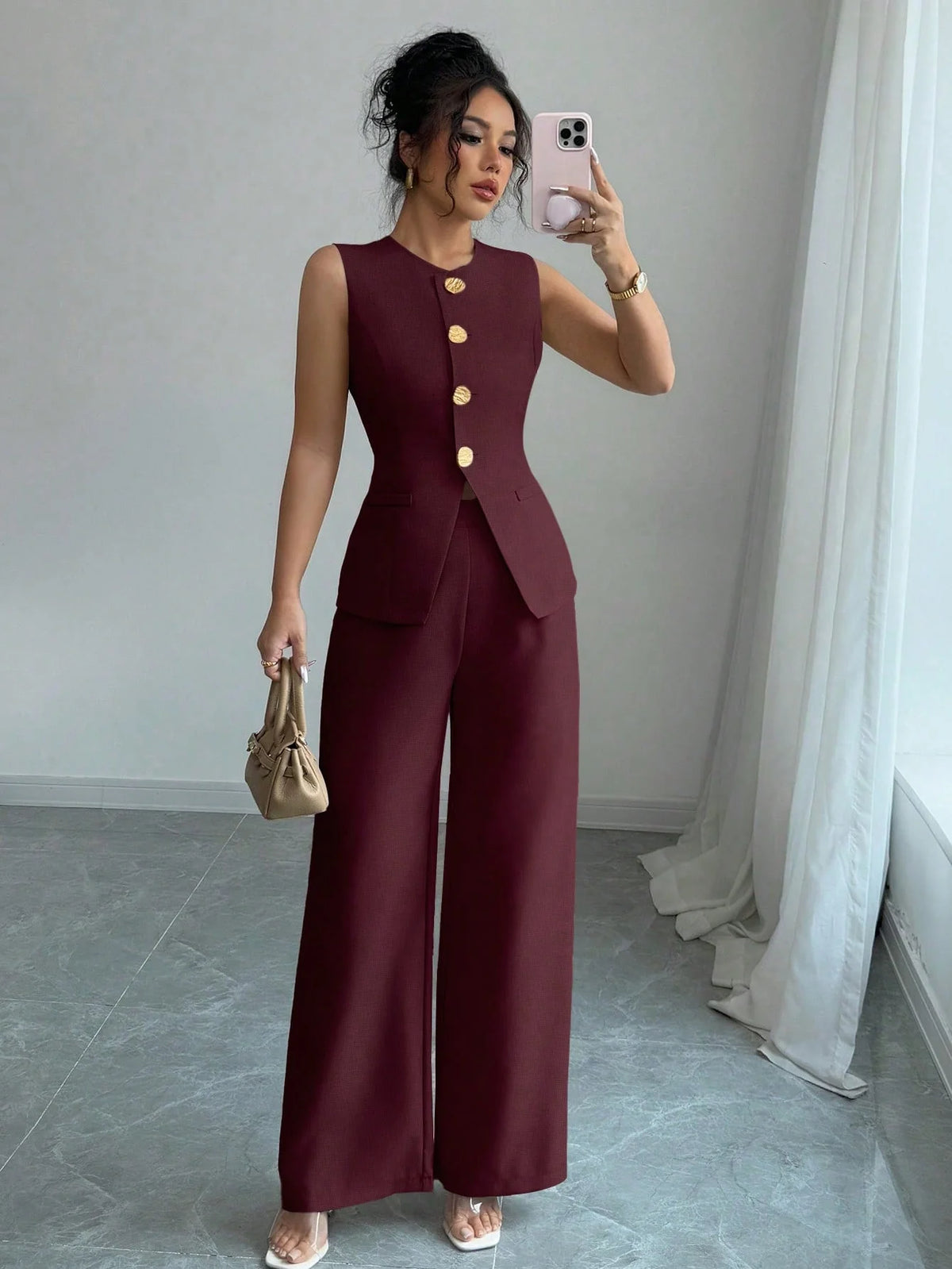 Conjunto Feminino Alfaiataria com Colete Alongado e Calça Pantalona