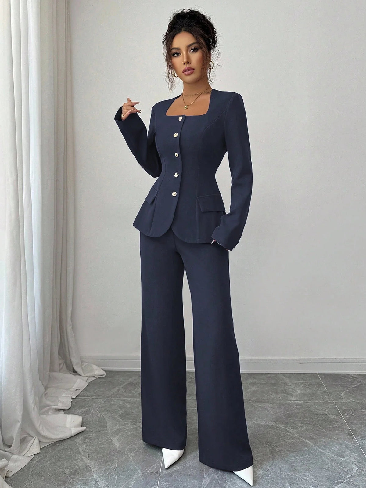 Conjunto Feminino Alfaiataria com Blazer Acinturado e Calça Pantalona