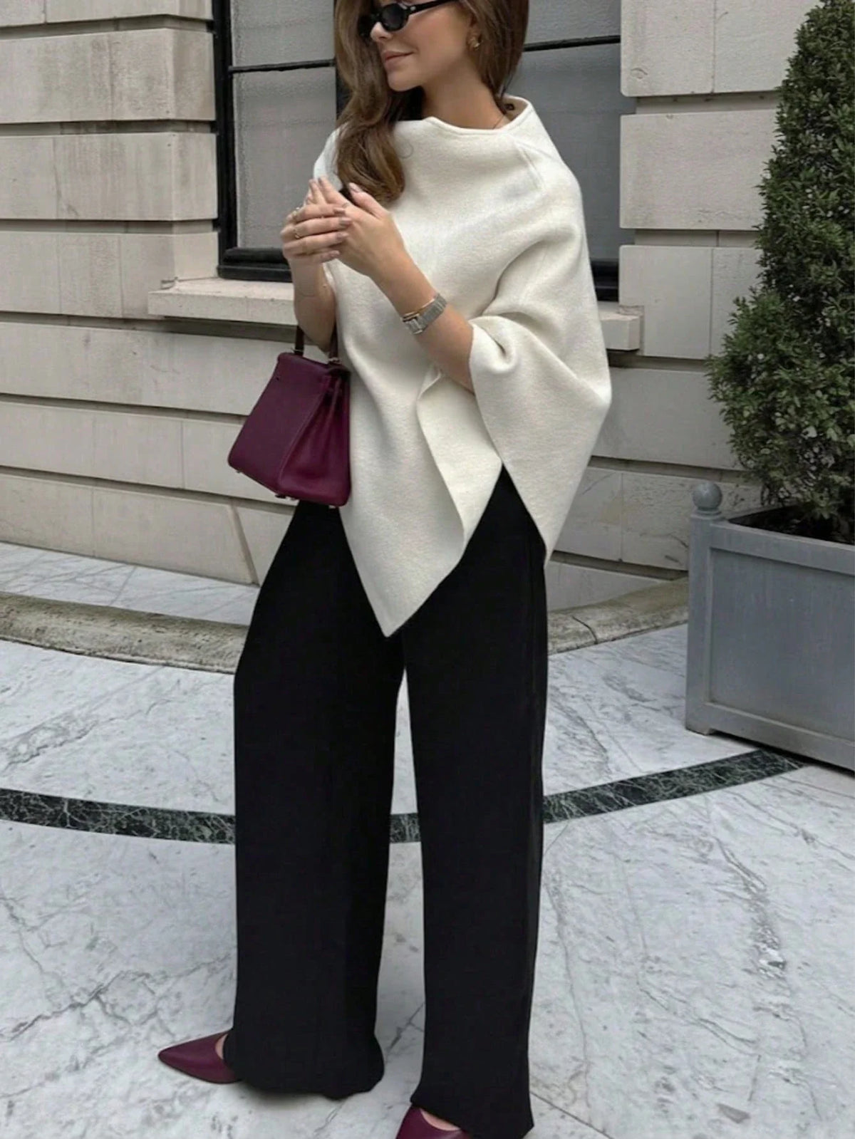 Poncho Feminino de Tricô Minimalista