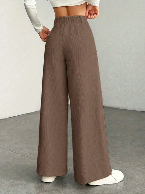 Calça de Veludo Wide Leg Feminina com Botão