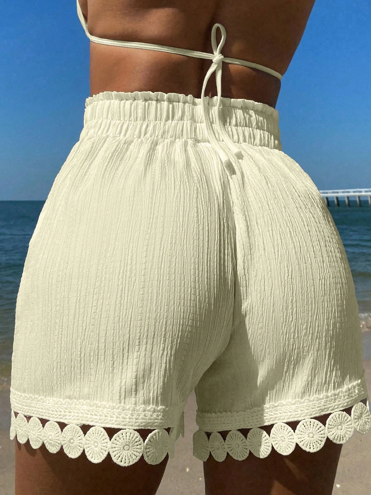 Short Feminino Saída de Praia com Amarração