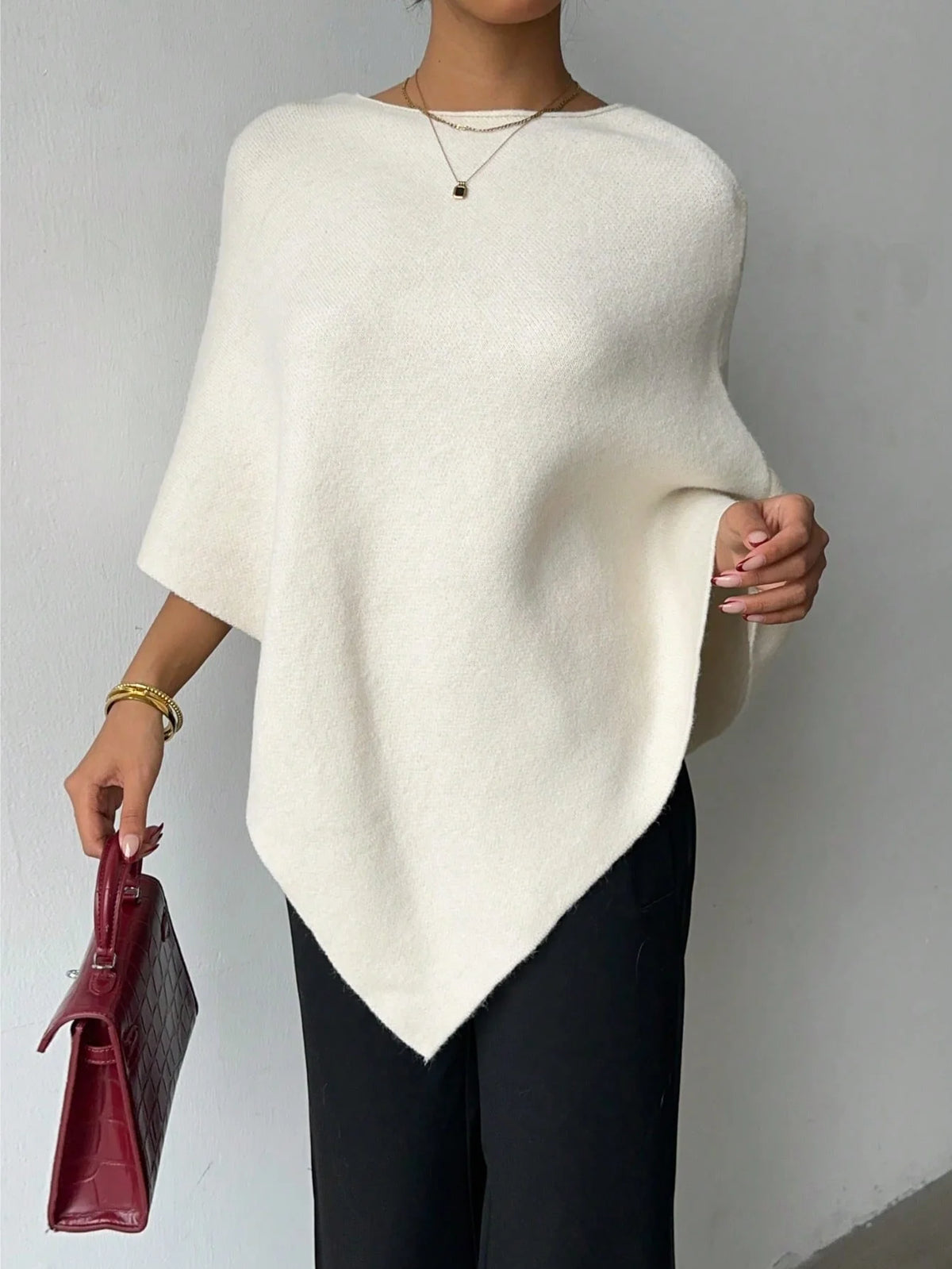 Poncho Feminino de Tricô Minimalista