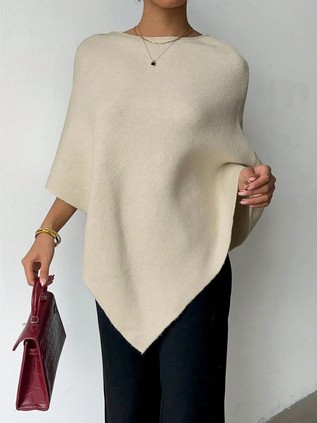 Poncho Feminino de Tricô Minimalista