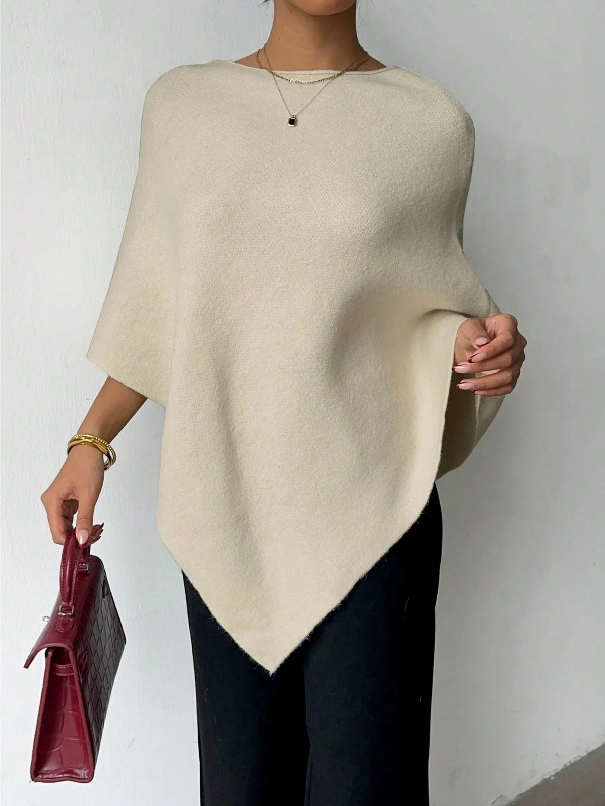 Poncho Feminino de Tricô Minimalista