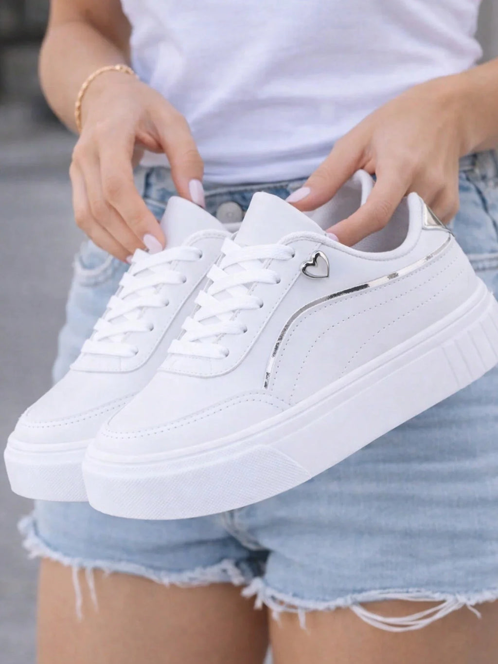 Tênis Branco Feminino Confortável Sola Alta
