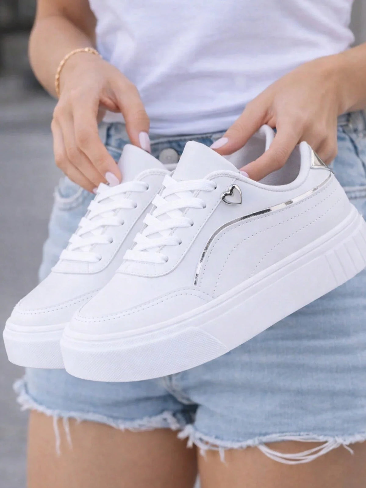 Tênis Branco Feminino Confortável Sola Alta