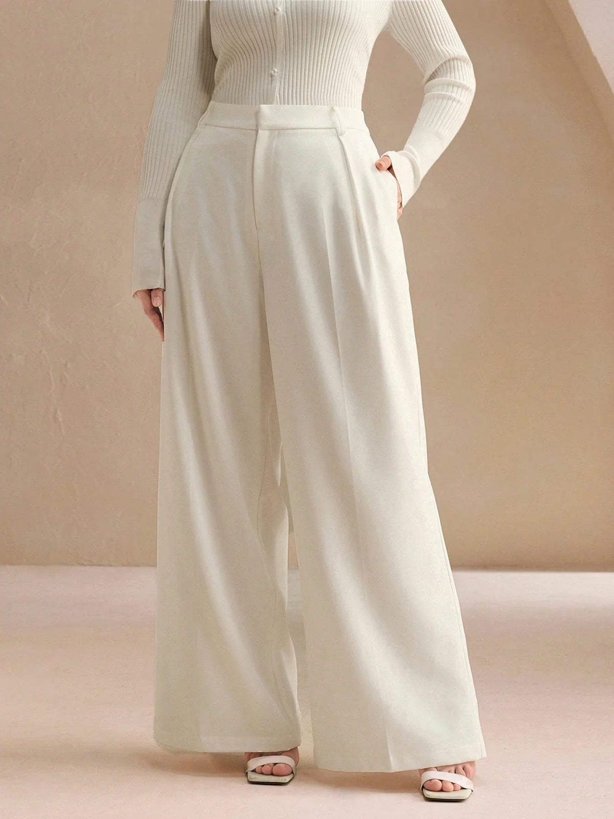 Calça Feminina Wide Leg de Alfaiataria Plus Size