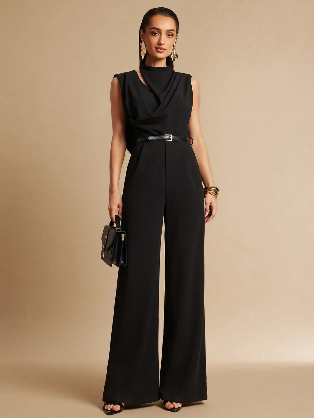 Macacão Feminino Elegante Chique com Pregas e Sem Mangas