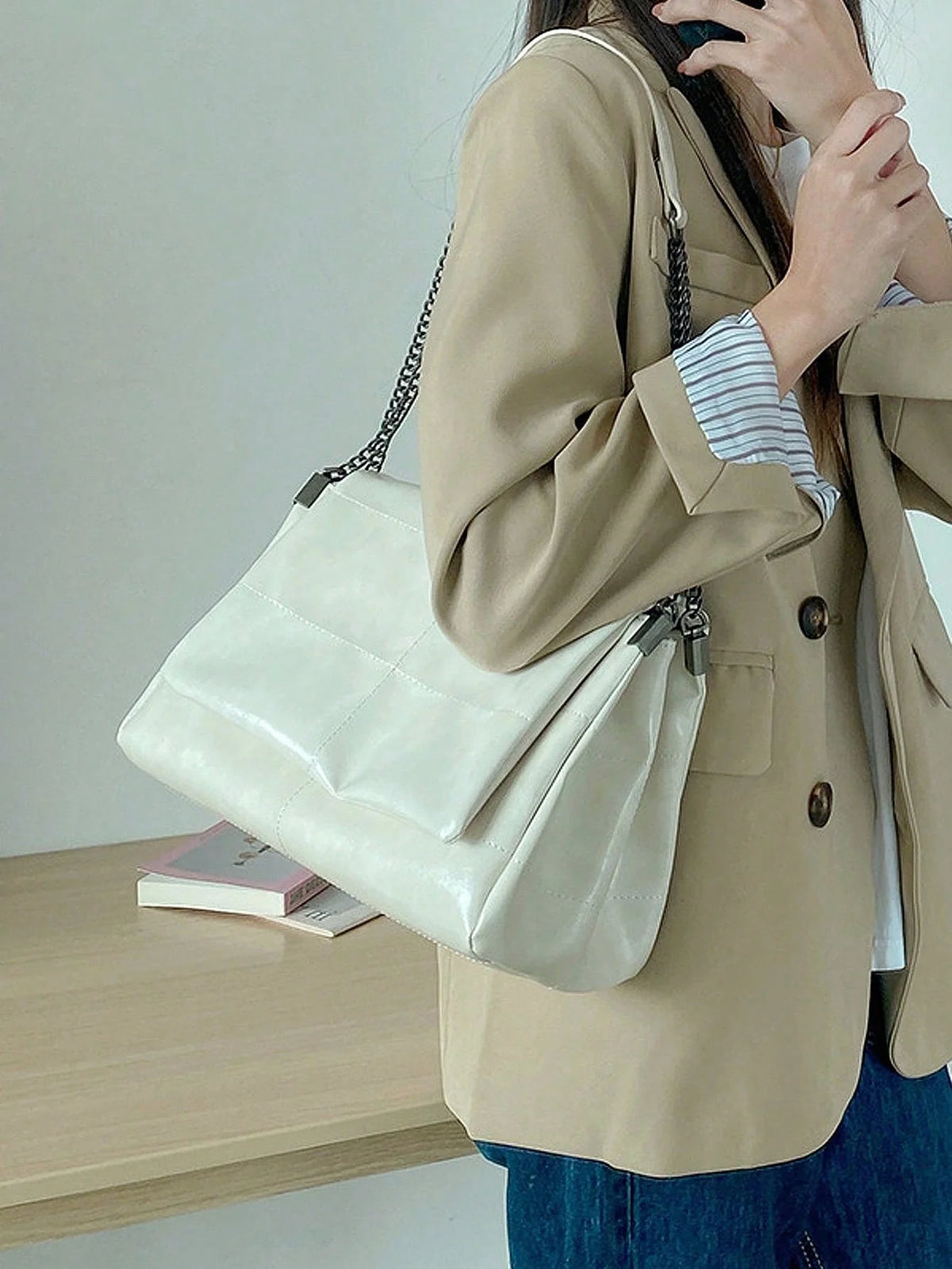 Bolsa de Ombro Grande Feminina Espaçosa