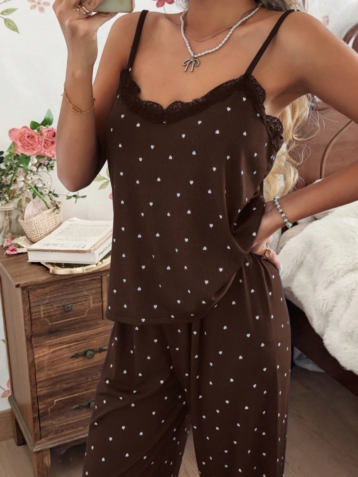 Pijama Feminino Longo com Regata e Calça Estampa Delicada