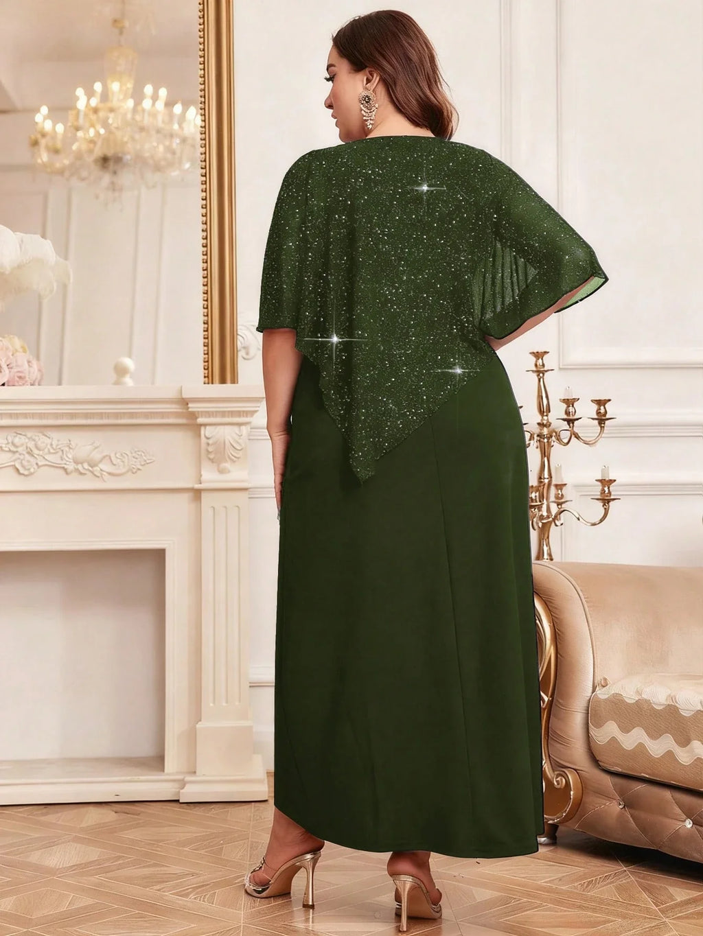 Vestido Festa Longo Plus Size Brilhoso com Capa Brilhoso