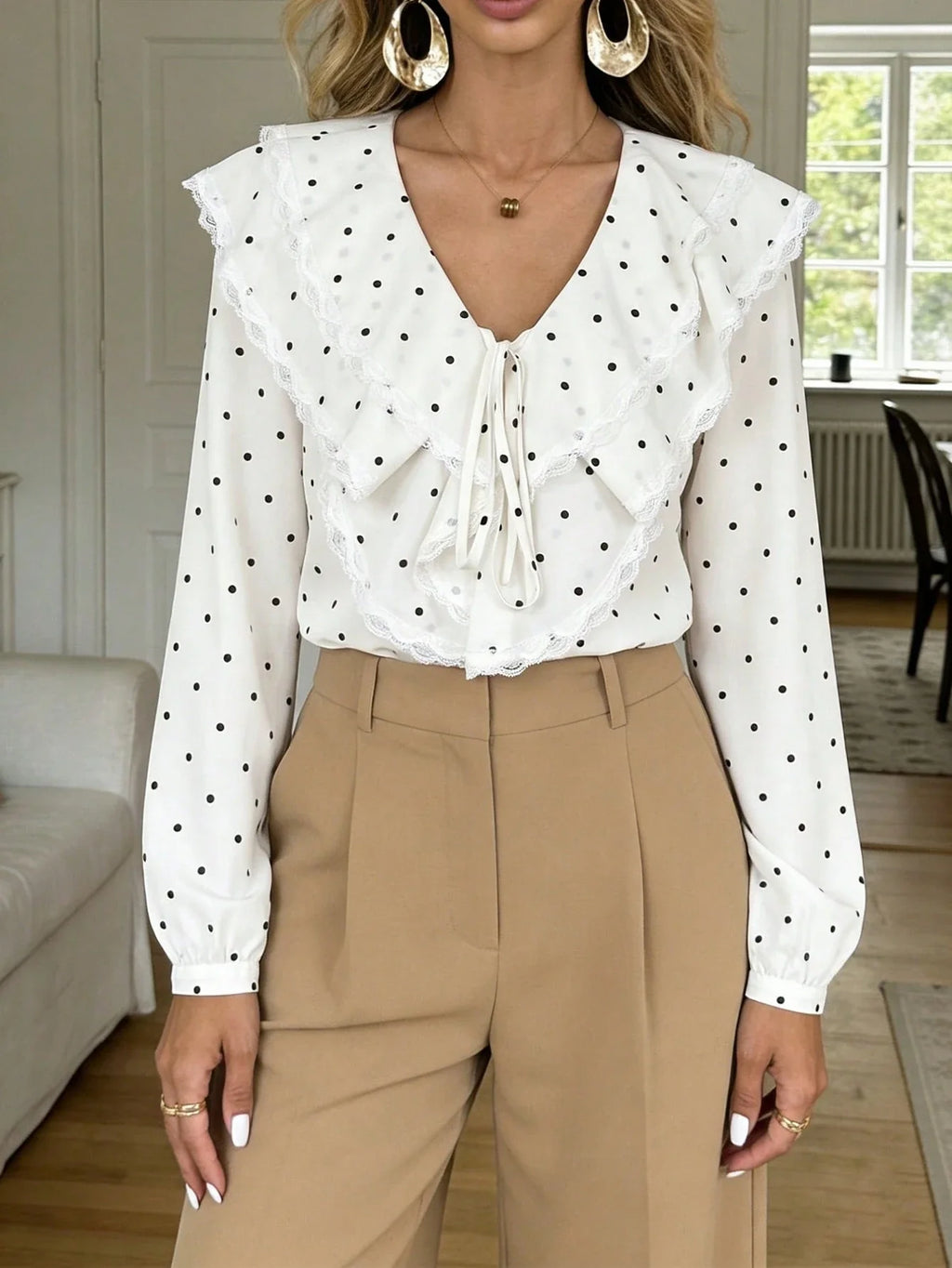 Camisa Feminina Elegante com Babado Poá