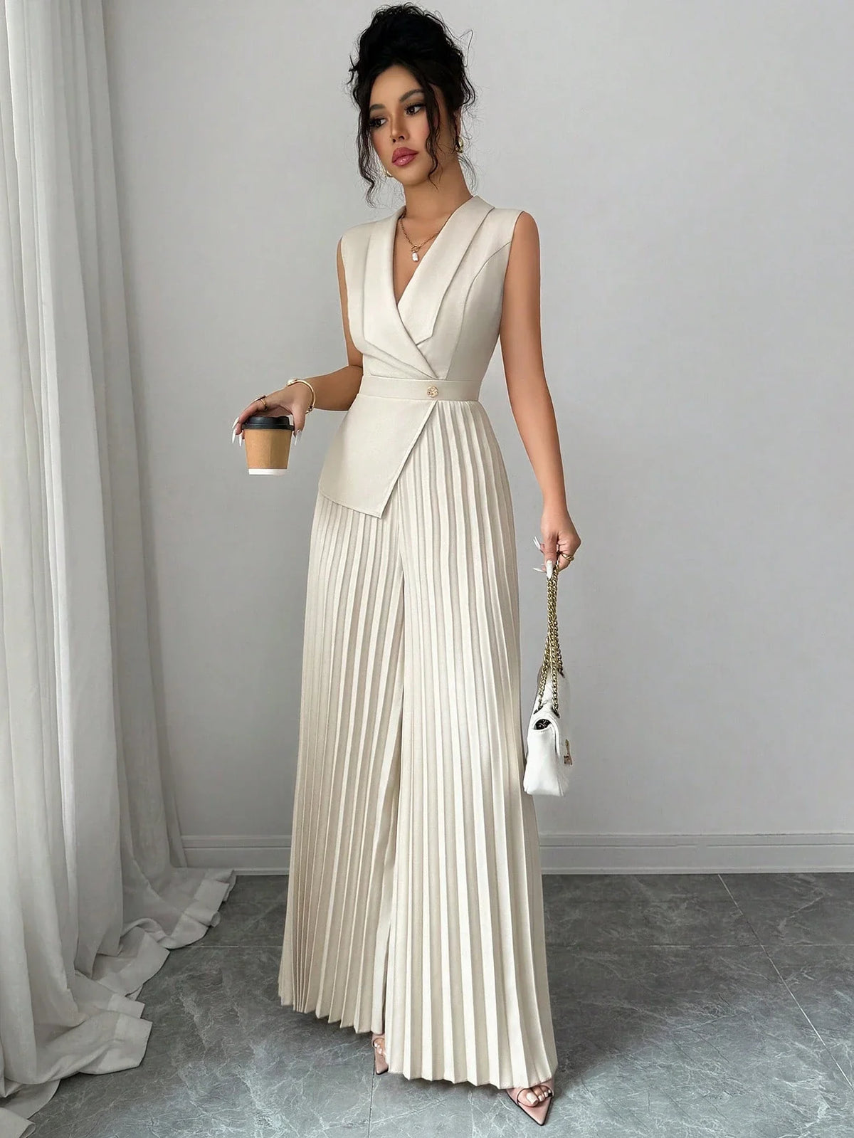 Macacão Alfaiataria Feminino Elegante Sem Mangas Plissado