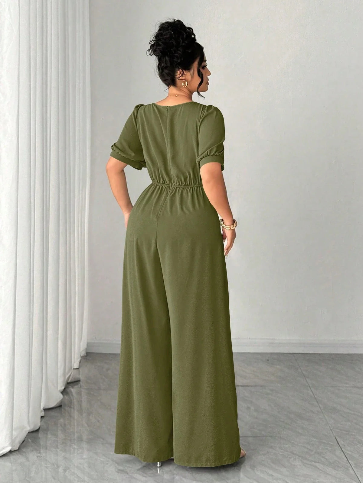Macacão Elegante Plus Size Pantalona Manga Curta Bufante