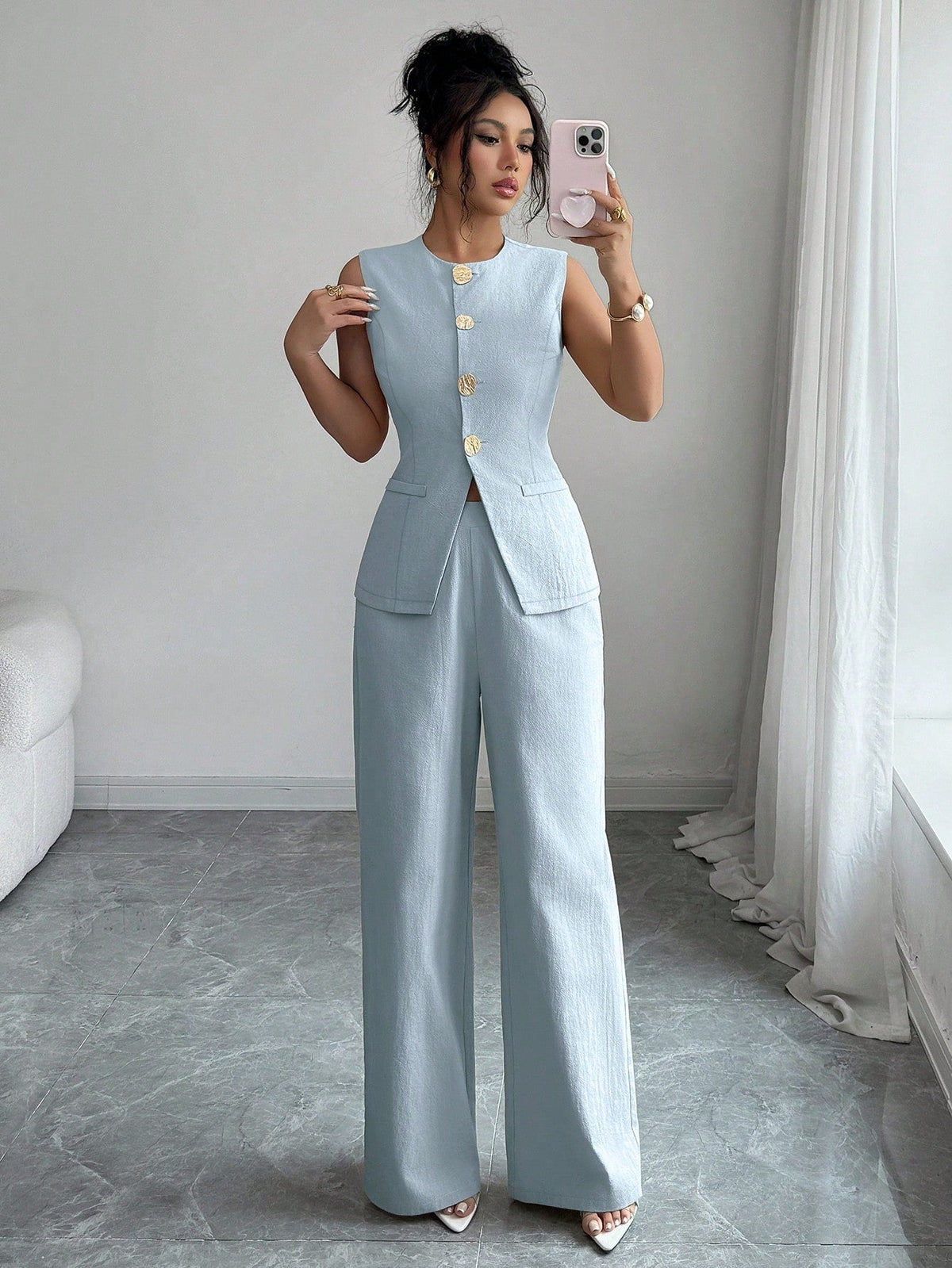 Conjunto Feminino Alfaiataria com Colete Alongado e Calça Pantalona